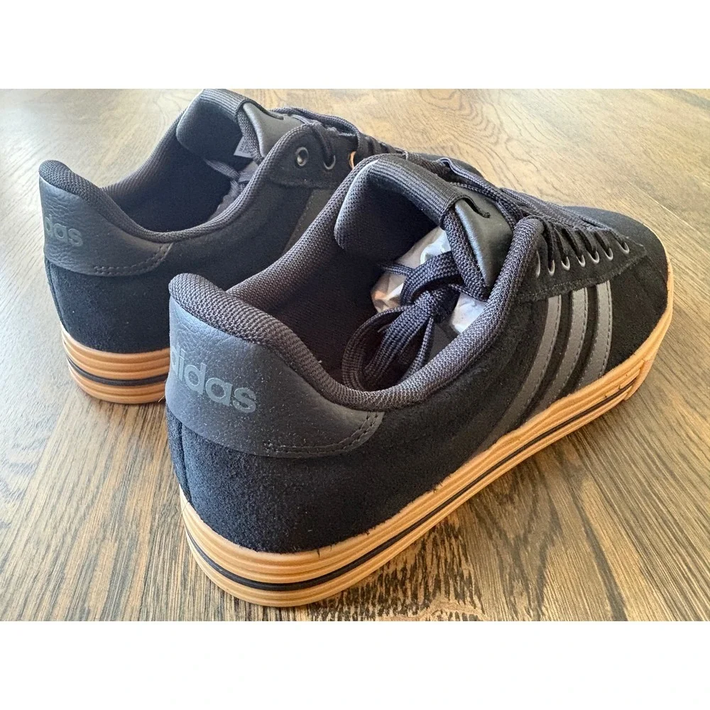 Adidas Daily 4.0 Mens 9 Womens 10 Core Black Carbon Gum JH6930 Sneakers